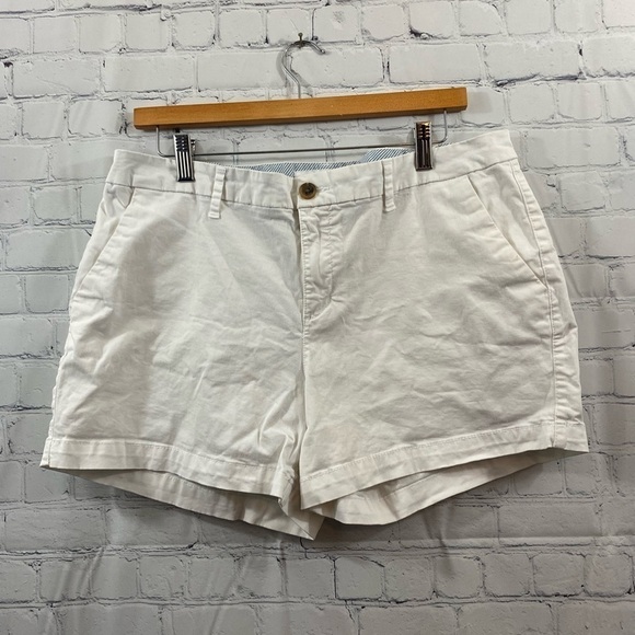 Old Navy White Everyday Shorts Plus Size Womens Size 14 Cotton/Spsndex Blend - Picture 1 of 7